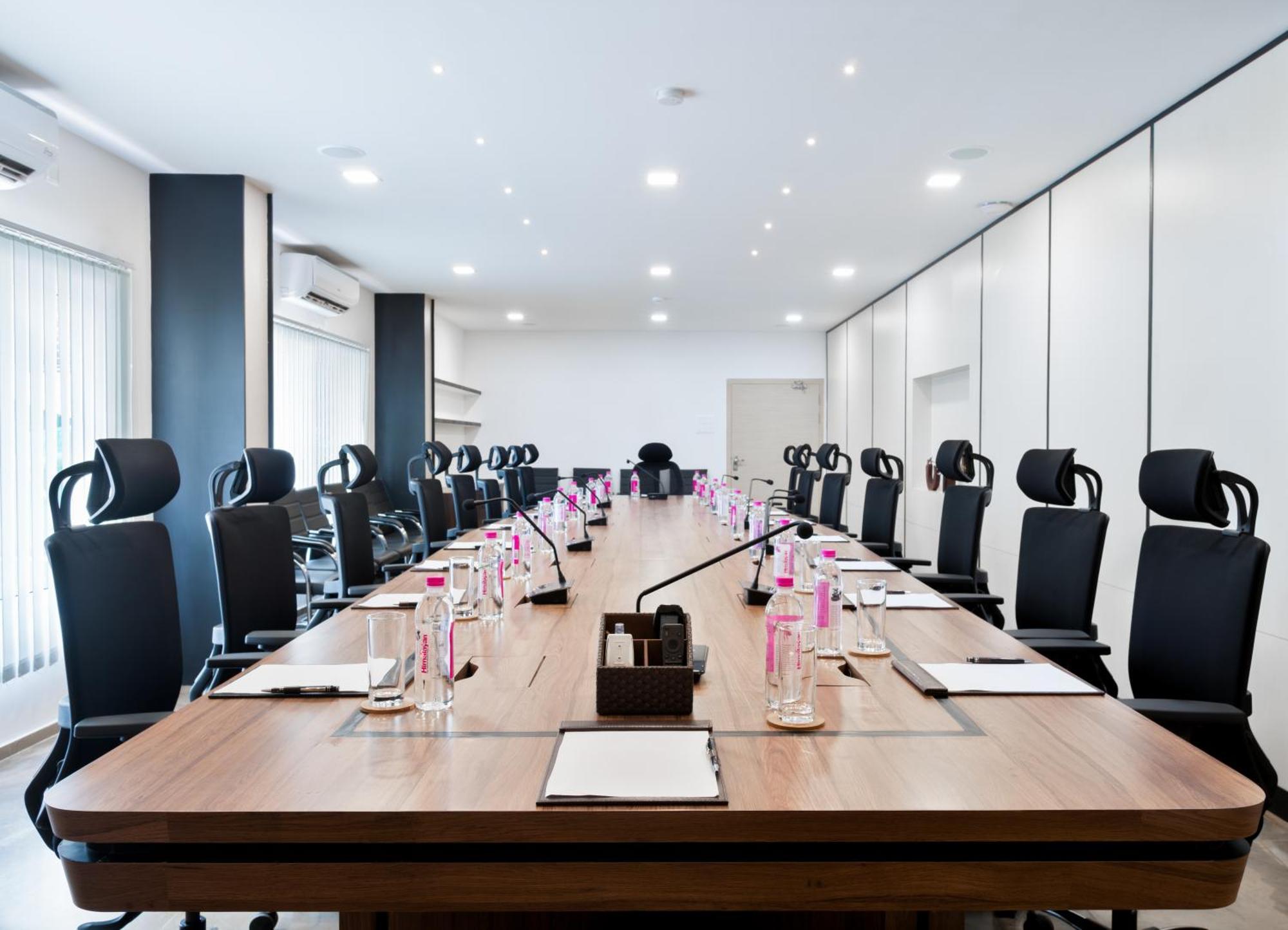 Shulem Boutique Hotel Dimāpur Eksteriør bilde