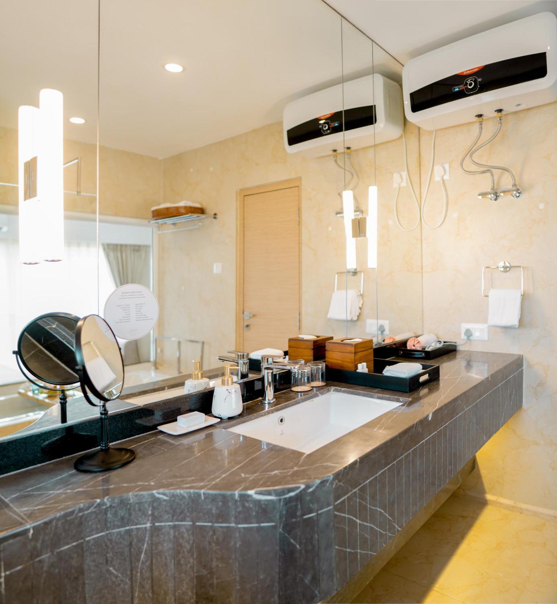 Shulem Boutique Hotel Dimāpur Eksteriør bilde
